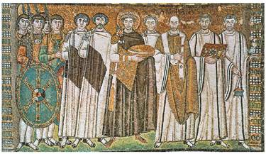 Justiniano eta bere gortea Ravenako San Vitale elizako mosaiko batean (VI. m.)